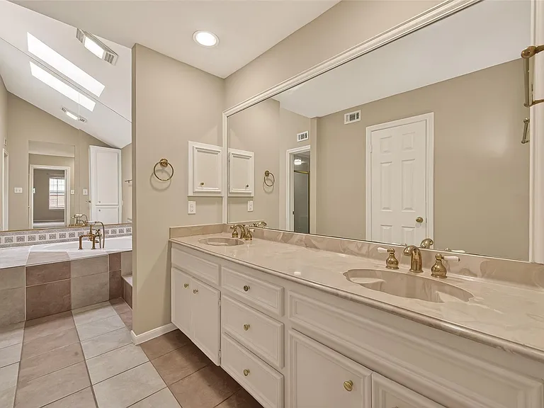 2413 Potomac Dr #D — Photo 21
