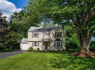74 Greenhurst Rd, West Hartford, CT 06107
