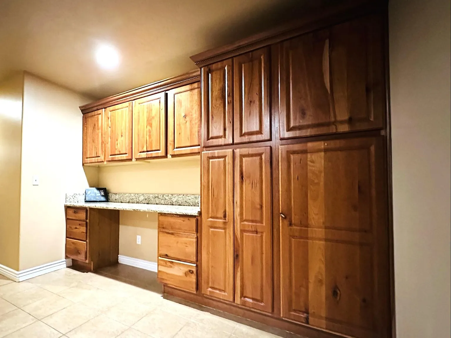 3 bed, 2349 sqft, $2,600 — Photo 3