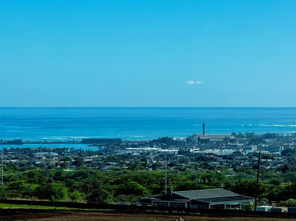 62 Moolu St, Wailuku, HI 96793