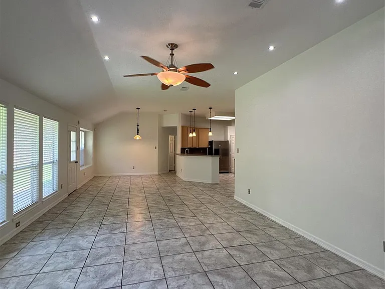 3210 Woodcreek Glen Ln — Photo 5
