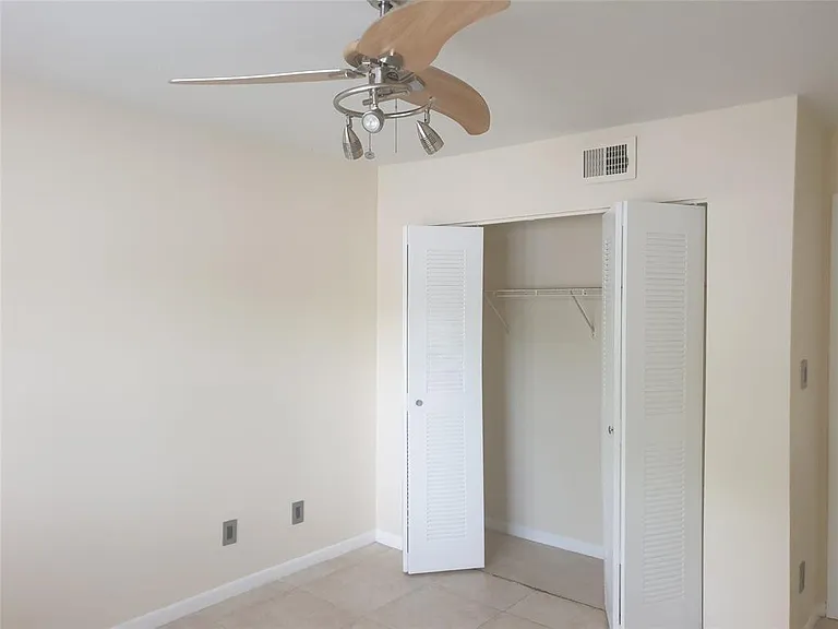 520 S Park Rd #1812 — Photo 8