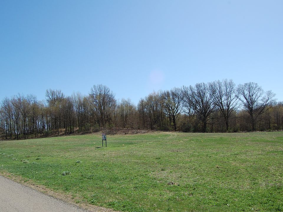Street view near cul-de-sac