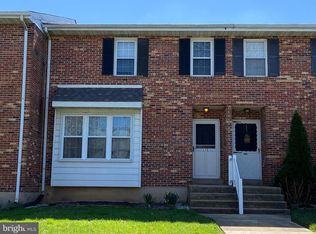 122 E Green Valley Cir, Newark, DE 19711