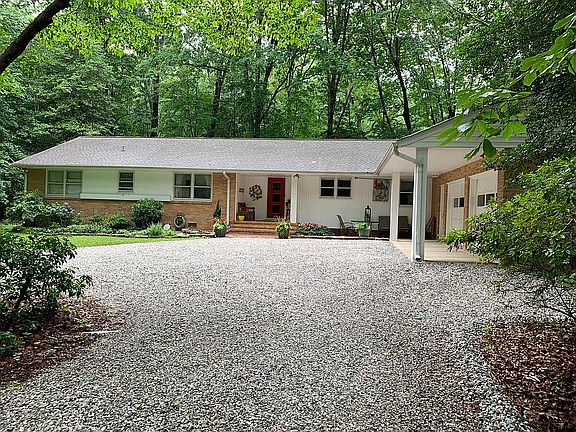 2nd image of 206 Dogwood Ct