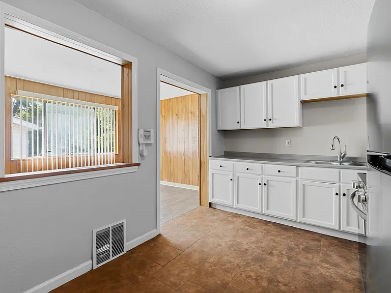 20612 Mountville Dr — Photo 6