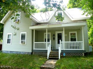 515 Pearl St, Belding, MI 48809