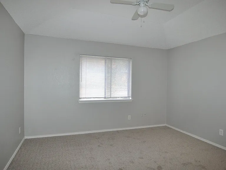 2612 San Sabastian Cir — Photo 12