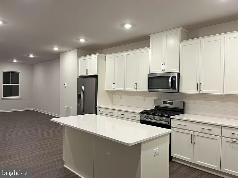 507 Titanium St — Photo 39