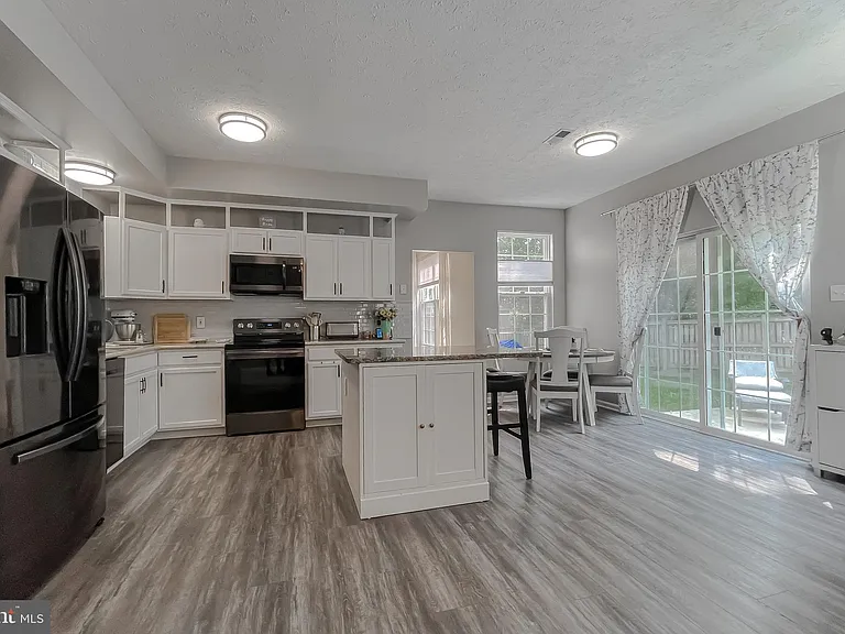 48221 Keel Dr — Photo 19