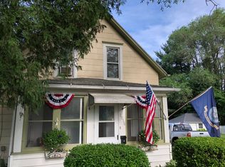 1016 S Blackhawk Ave, Freeport, IL 61032