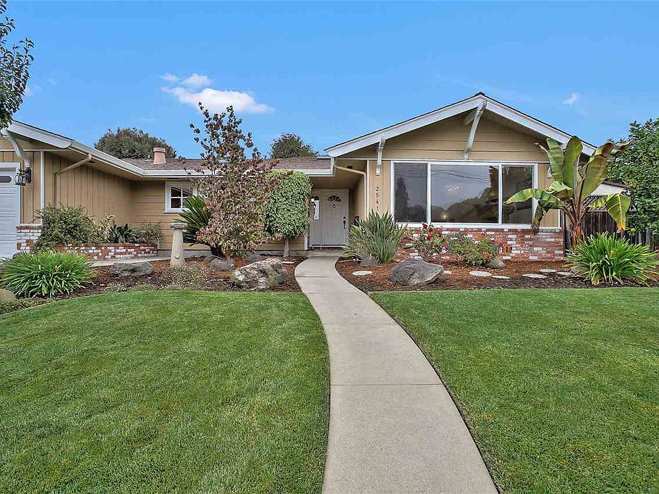 1st image of 2541 Lakeview Dr