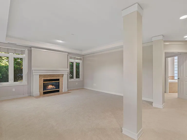 221 5th Ave S #105 — Photo 9