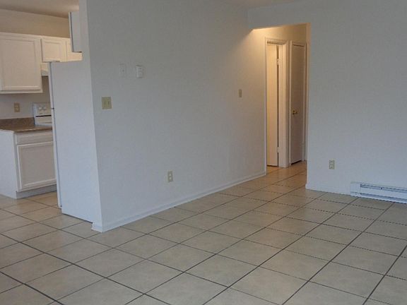 4th image of 404 W 26th St APT 1
