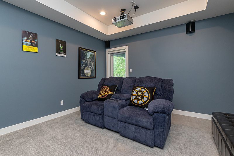 Saanich House for rent - 3 Bedrooms — photo 44