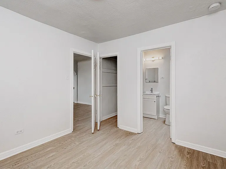 1120 S Logan St #14 — Photo 4