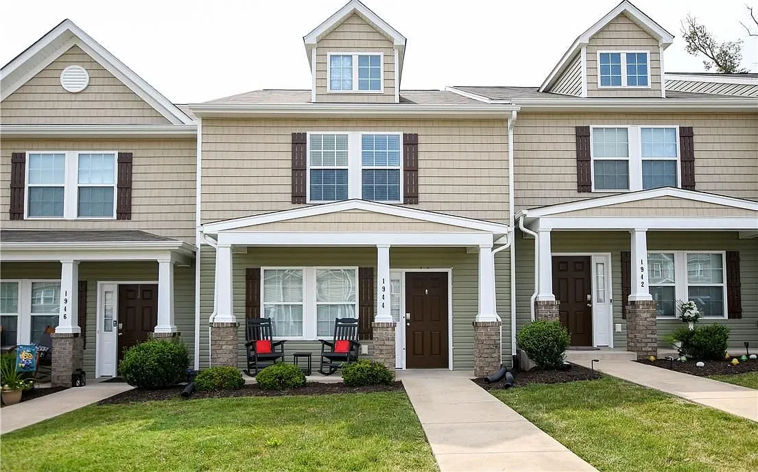3 bed, 2.5 bath, 1504 sqft, $2,000 — Photo 1