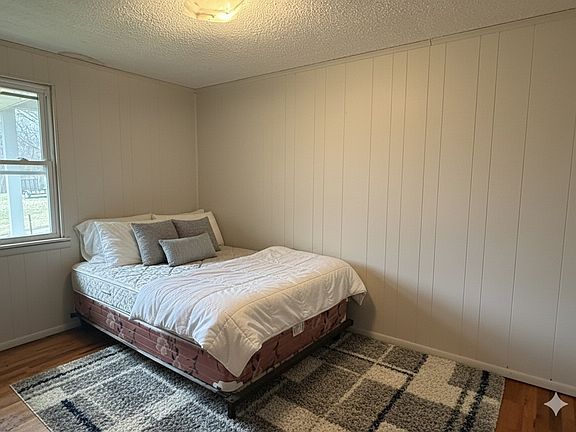 4th image of 1011 Massengill St