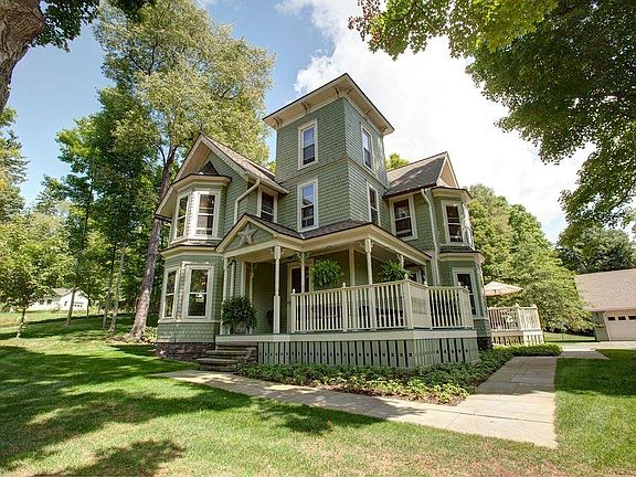 3rd image of 24 Orchard St