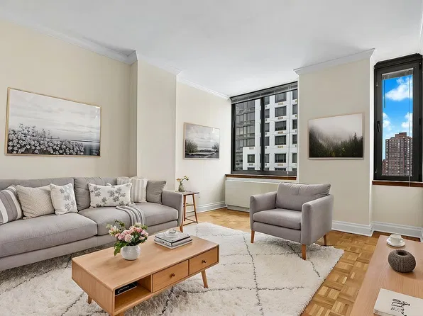 400 E 90th St APT 17B, New York, NY 10128