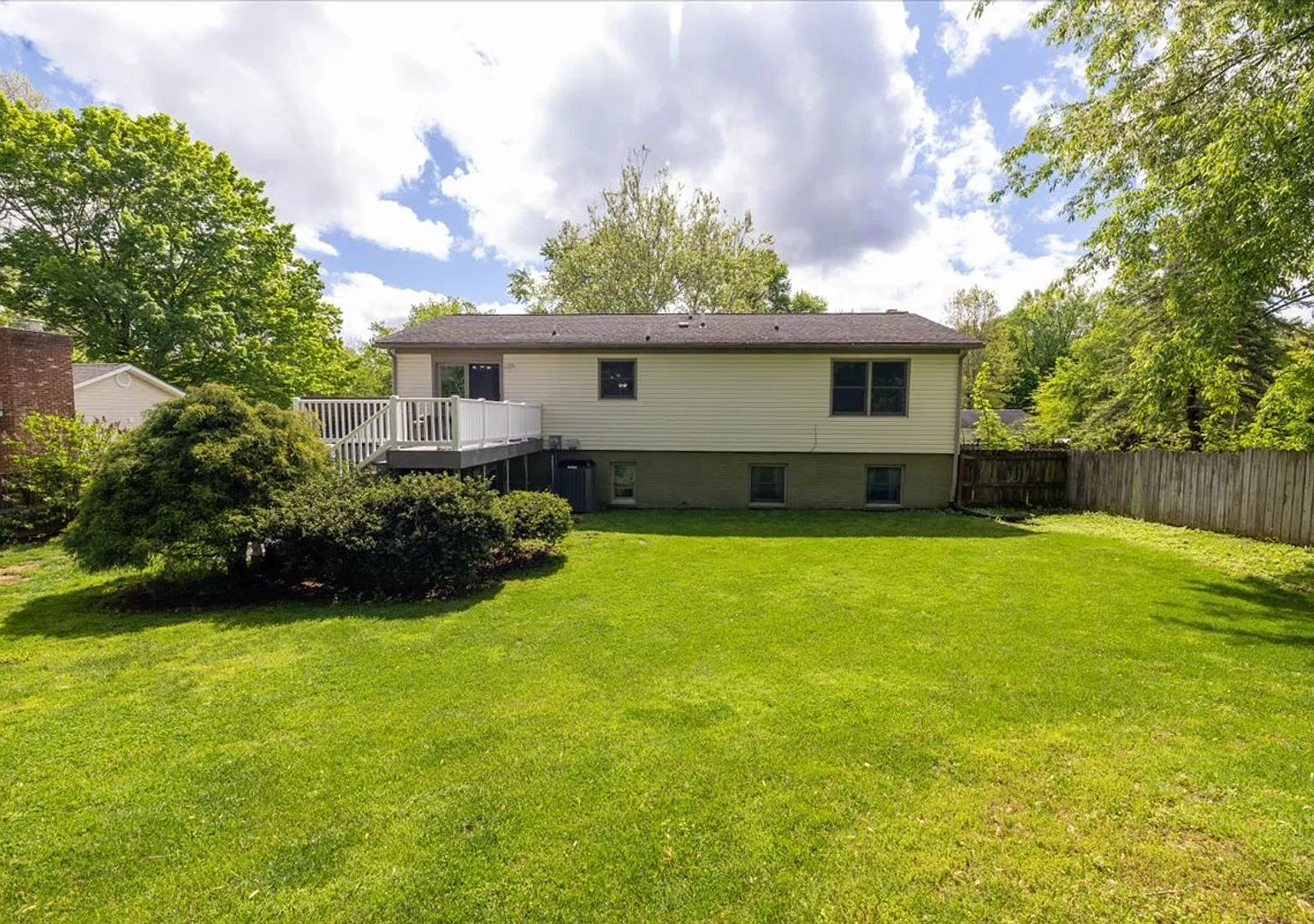 Spacious Home with Amazing Fenced Yard in Blacksburg — Photo 2