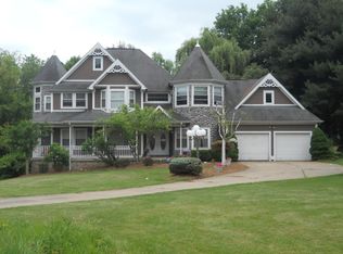 50340 Hemingway Dr, Saint Clairsville, OH 43950