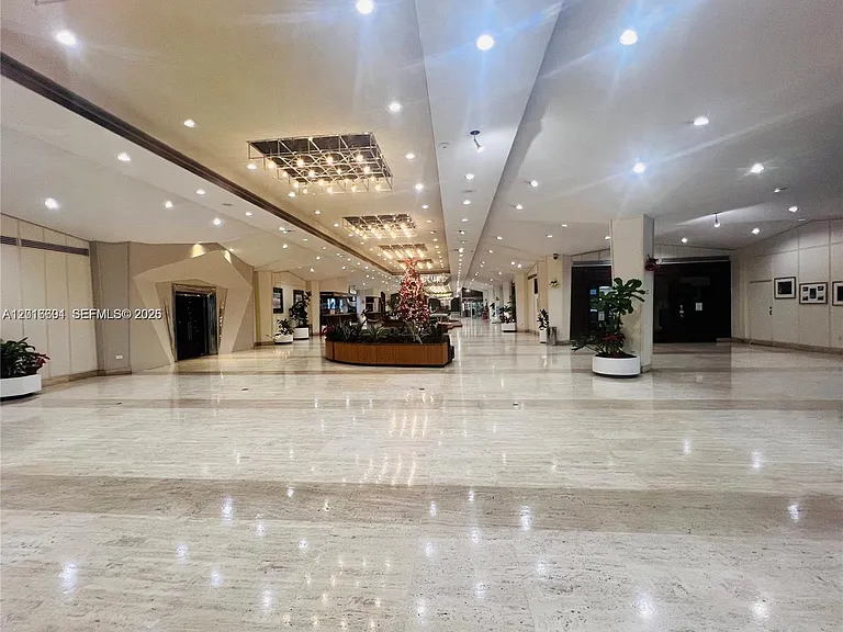 825 Brickell Bay Dr #2050 — Photo 16