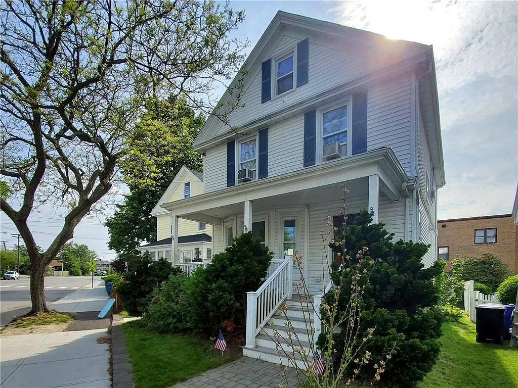 3 bed, 2.5 bath, 1900 sqft, $3,150 — Photo 1