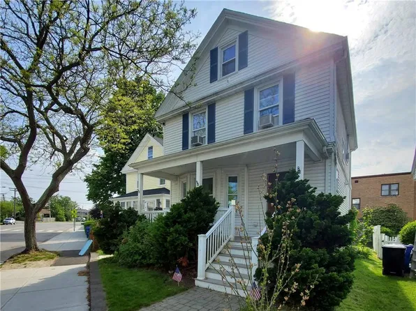 19 Carroll Ave, Newport, RI 02840