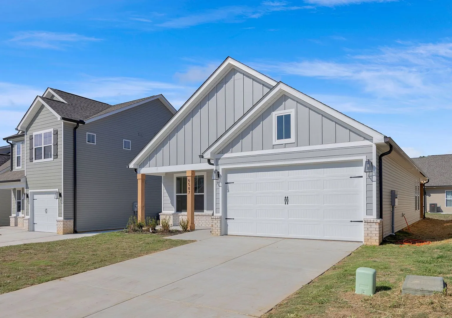 $1k Move-In Special New Design 2-Bedroom Orchid At James Creek — Photo 2