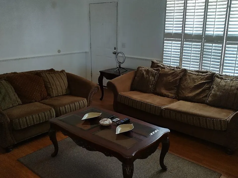 2 Woodlands Village Ct