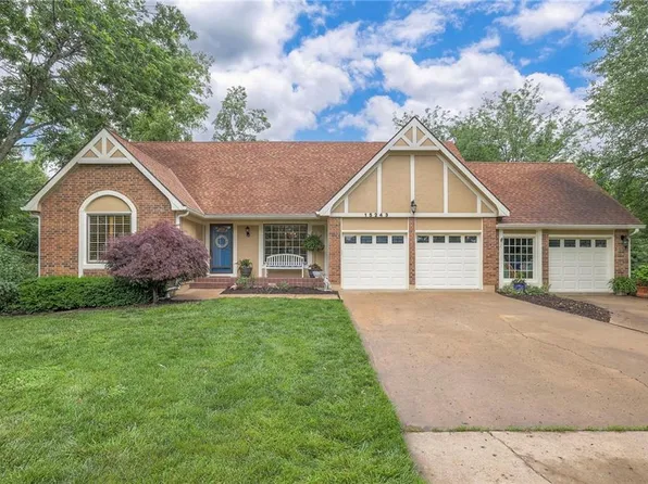 15243 Long St, Overland Park, KS 66221