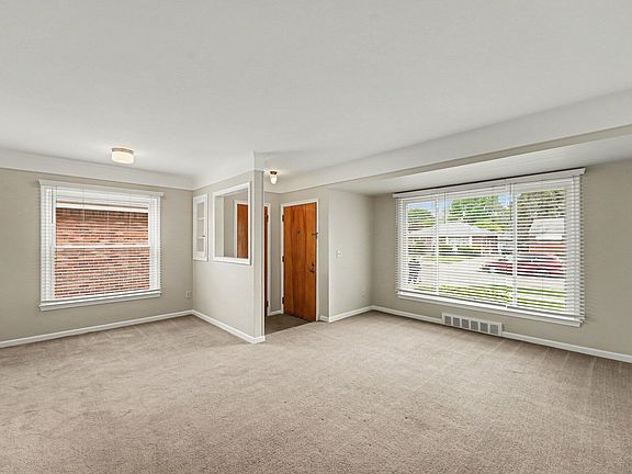 5th image of 28429 Cleveland St