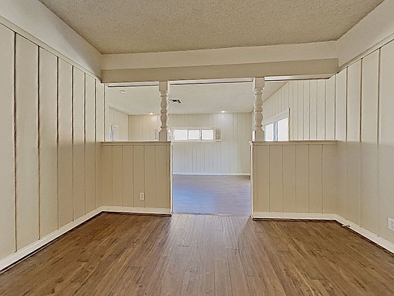 4th image of 16745 Archwood St