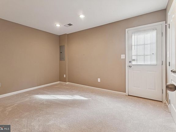4th image of 2922 Truffle Oak Dr