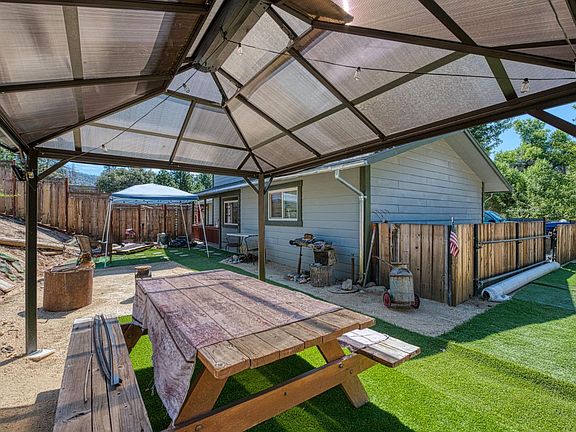 5th image of 33799 Tocaloma Rd