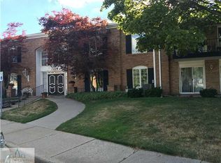 1740 Wellington Rd APT 102, Lansing, MI 48910
