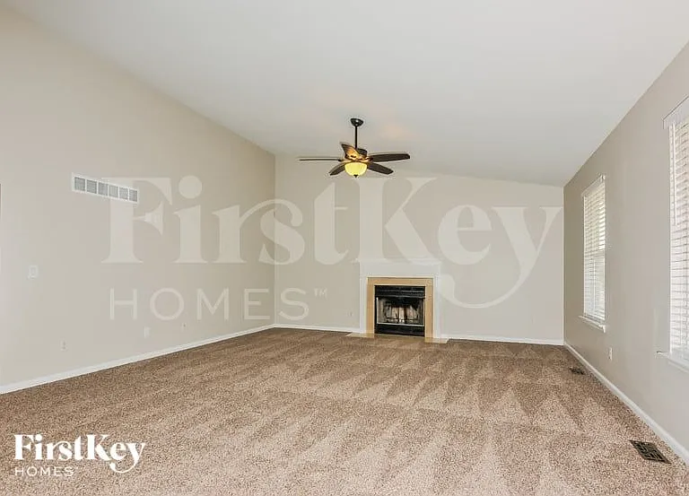 15 Glen Meadows Dr — Photo 3