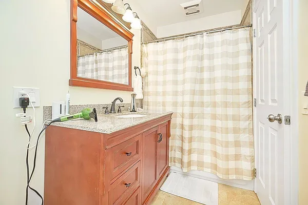 Rented by Keller Williams NYC | media 12