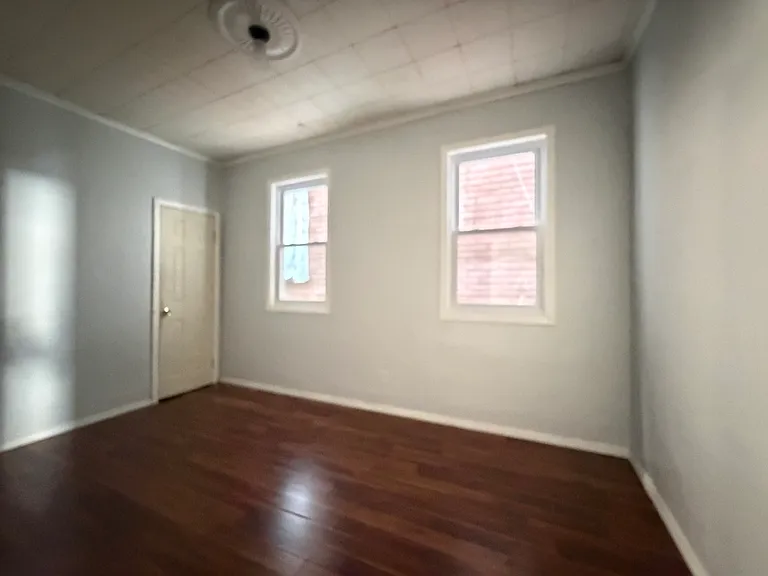 20 Gates Ave #1 — Photo 4