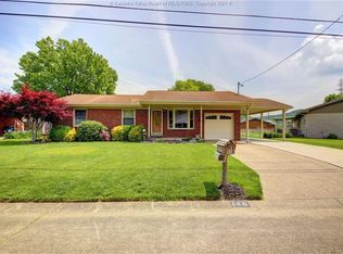 140 Shawnee Est, Winfield, WV 25213