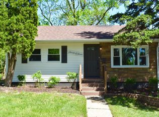 305 S Park St, Westmont, IL