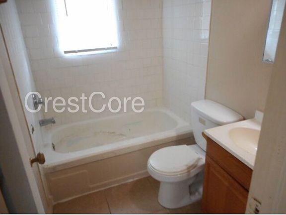 5th image of 226 S Lauderdale St APT 8