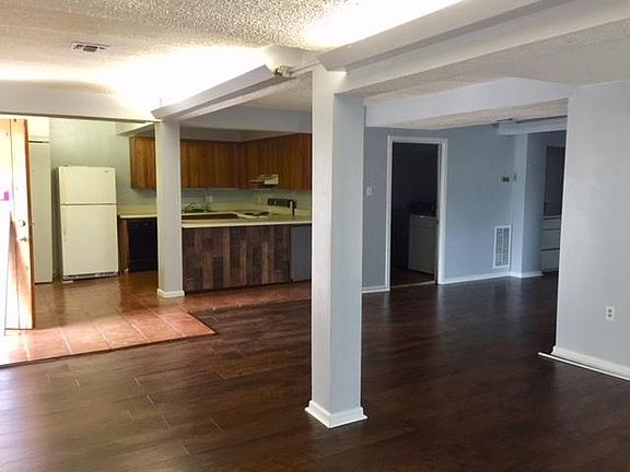 5th image of 401 N Camp St APT 3