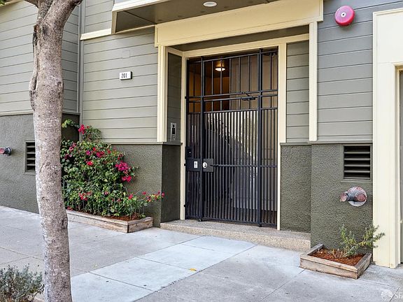 5th image of 201 Laguna St APT 14