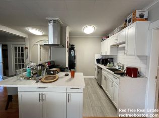 2 Lexington St #2, Woburn, MA 01801