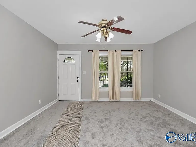 2112 Summer St SW — Photo 3