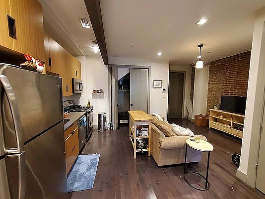 3rd image of 586 Grand St APT 2B