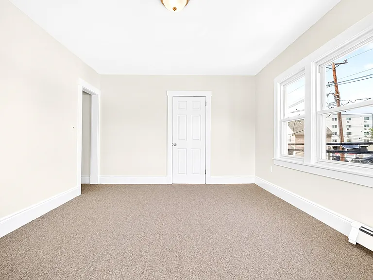 825 Main St #A — Photo 27
