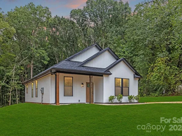 732 Morningside Dr, Mount Holly, NC 28120